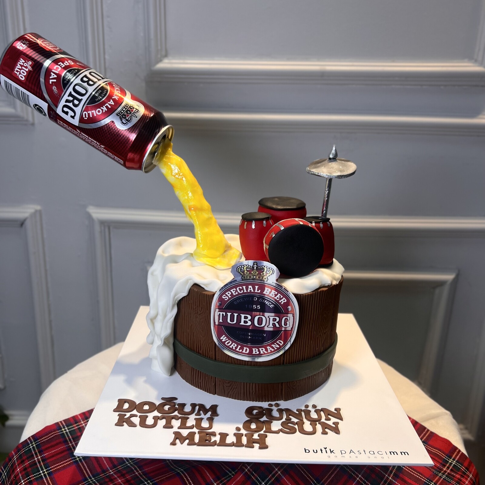 Akan Şişe Tasarımlı Pasta