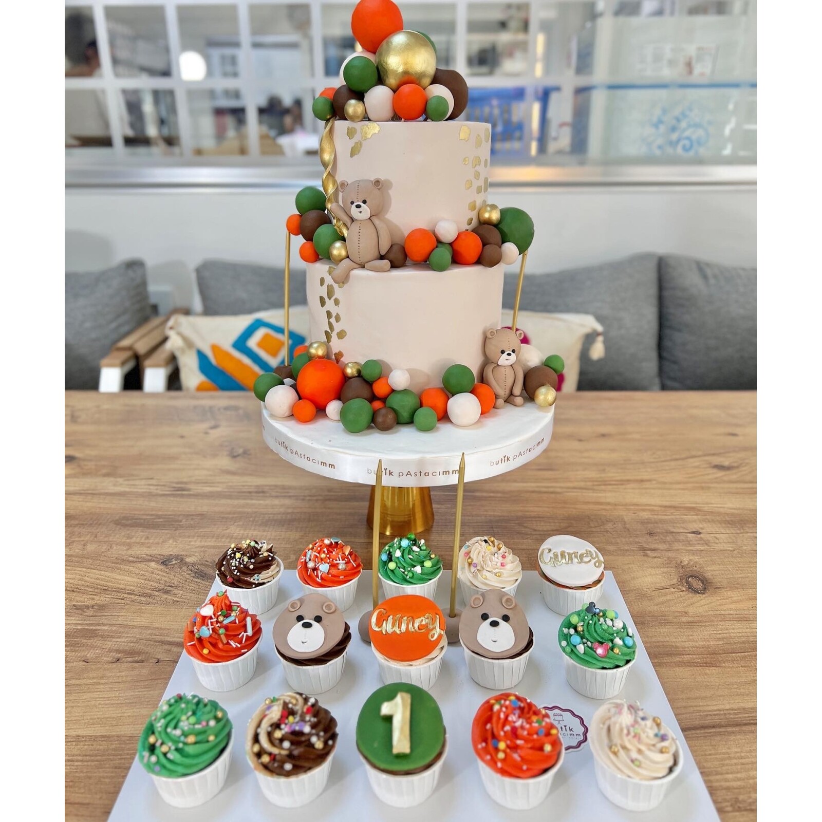 Ayıcıklı Bir Yaş Pastası