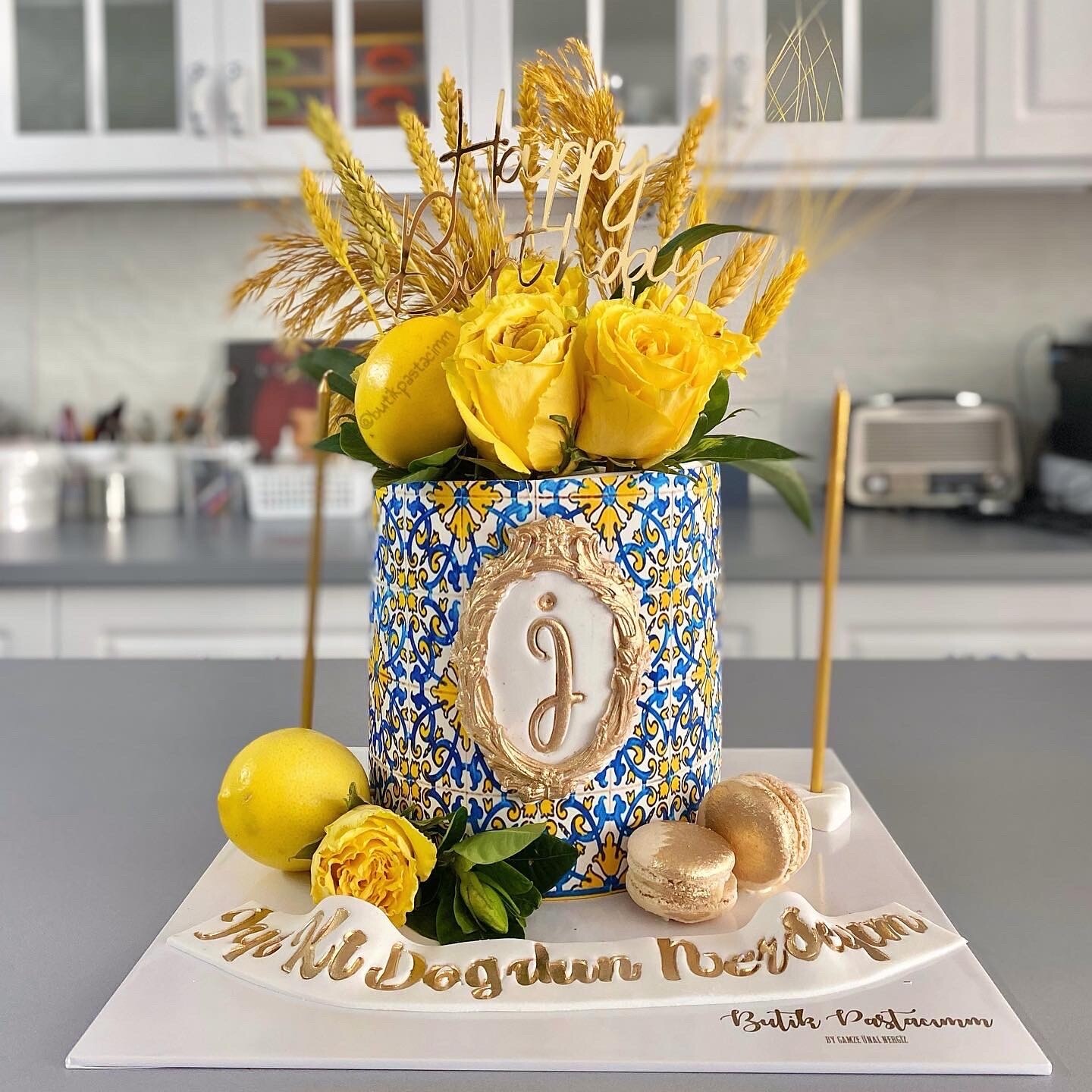 Çiçekli Kişiye Özel Pasta