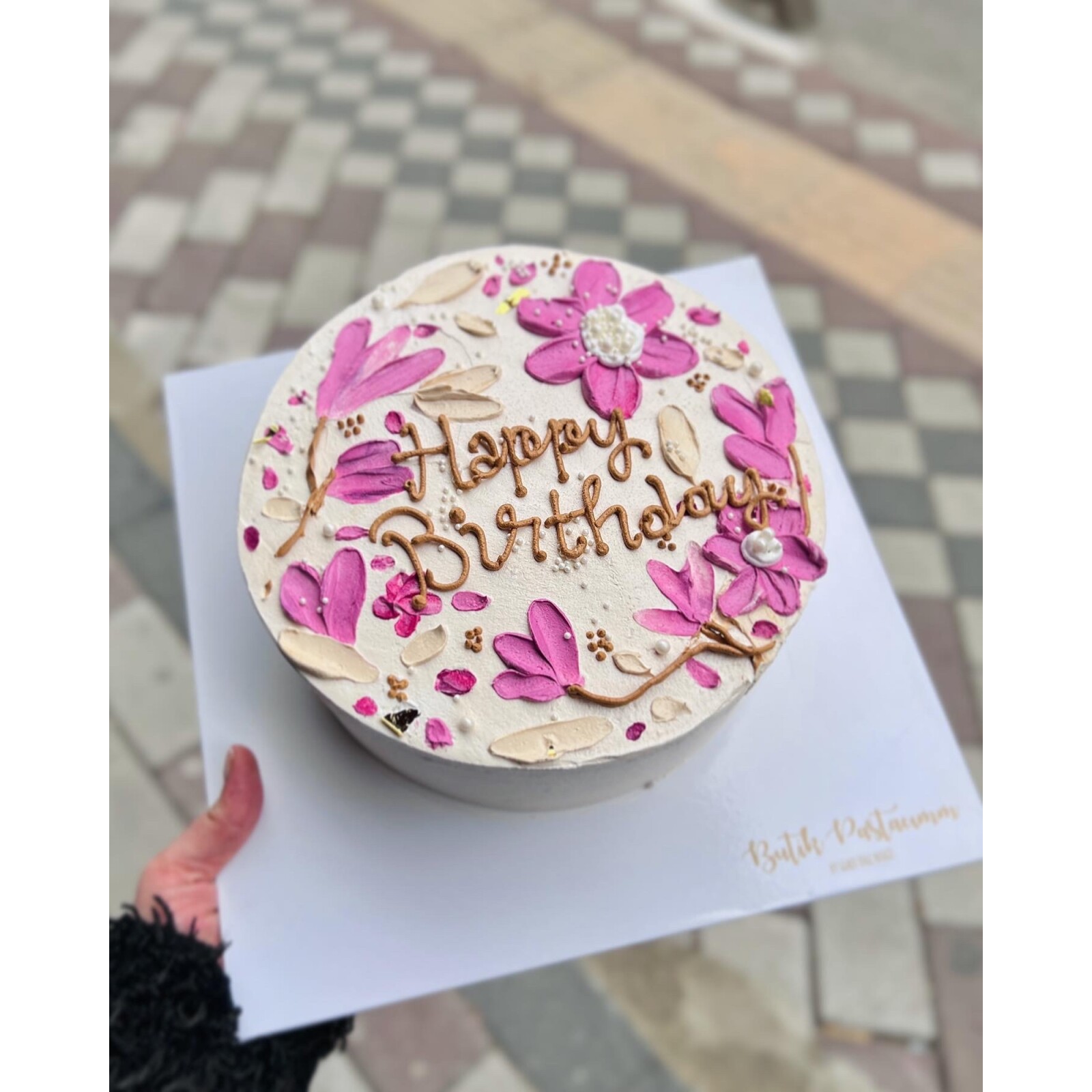 Çiçek Çizimli Yazılı Pasta