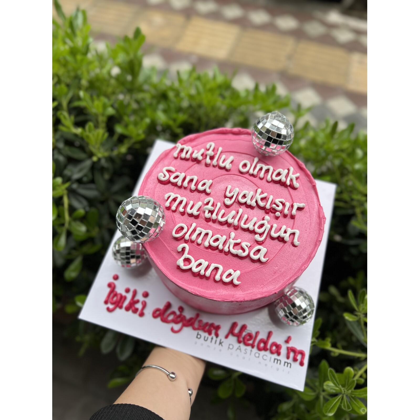 Dört Disco Toplu Pembe Yazılı Pasta