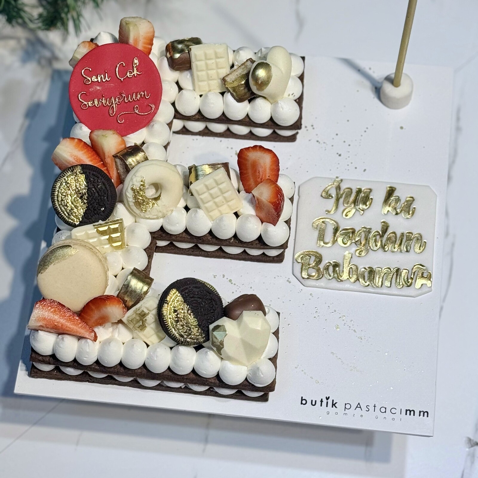 E Harf Kurabiye Pasta