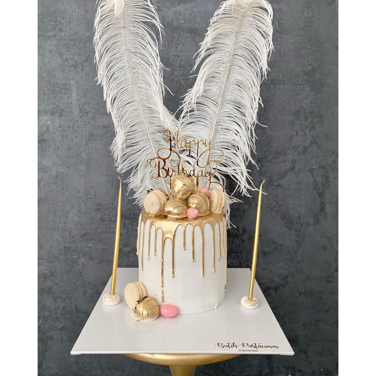 Gold Detaylı Tasarım Pasta