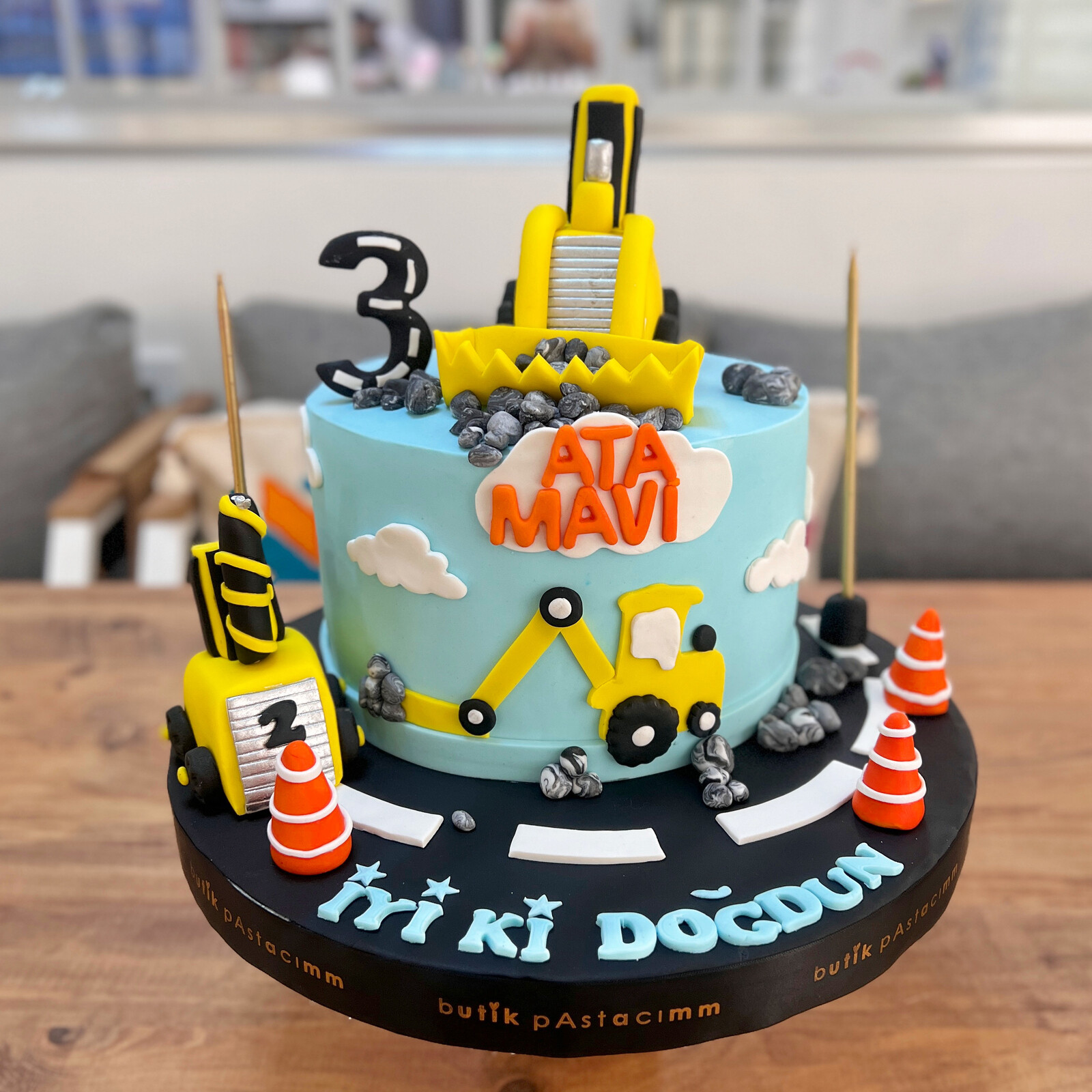 İş Makineleri Temalı Çocuk Pastası