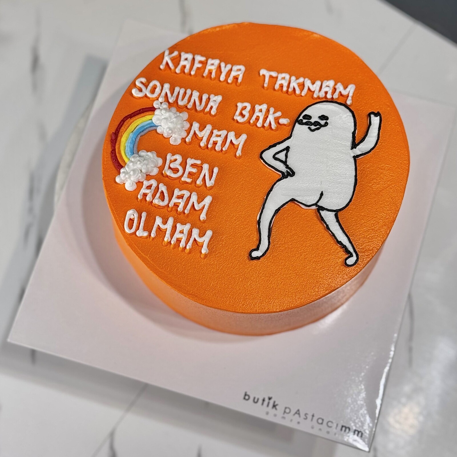 Komik Çizimli Pasta