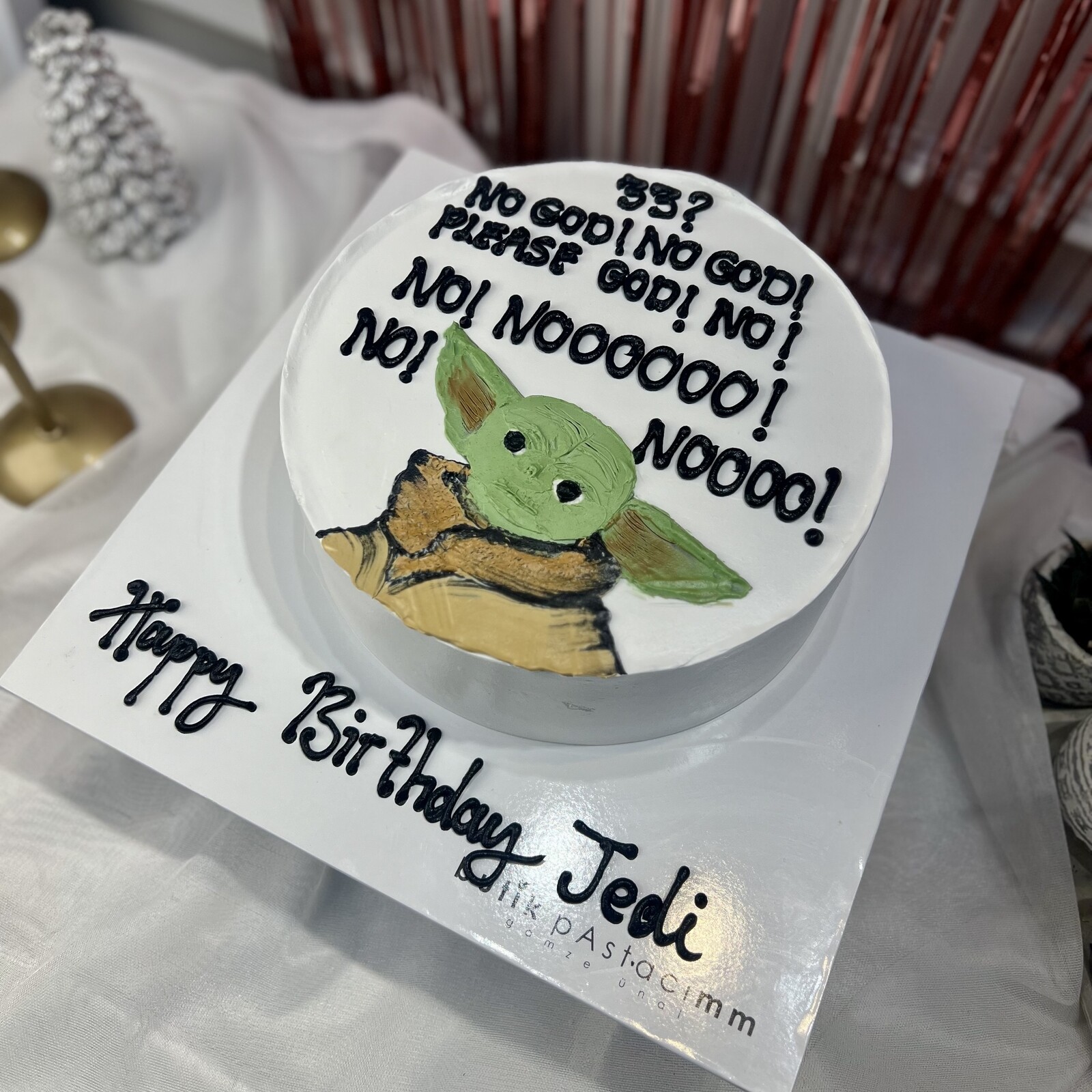 Komik Çizimli Yazılı Pasta