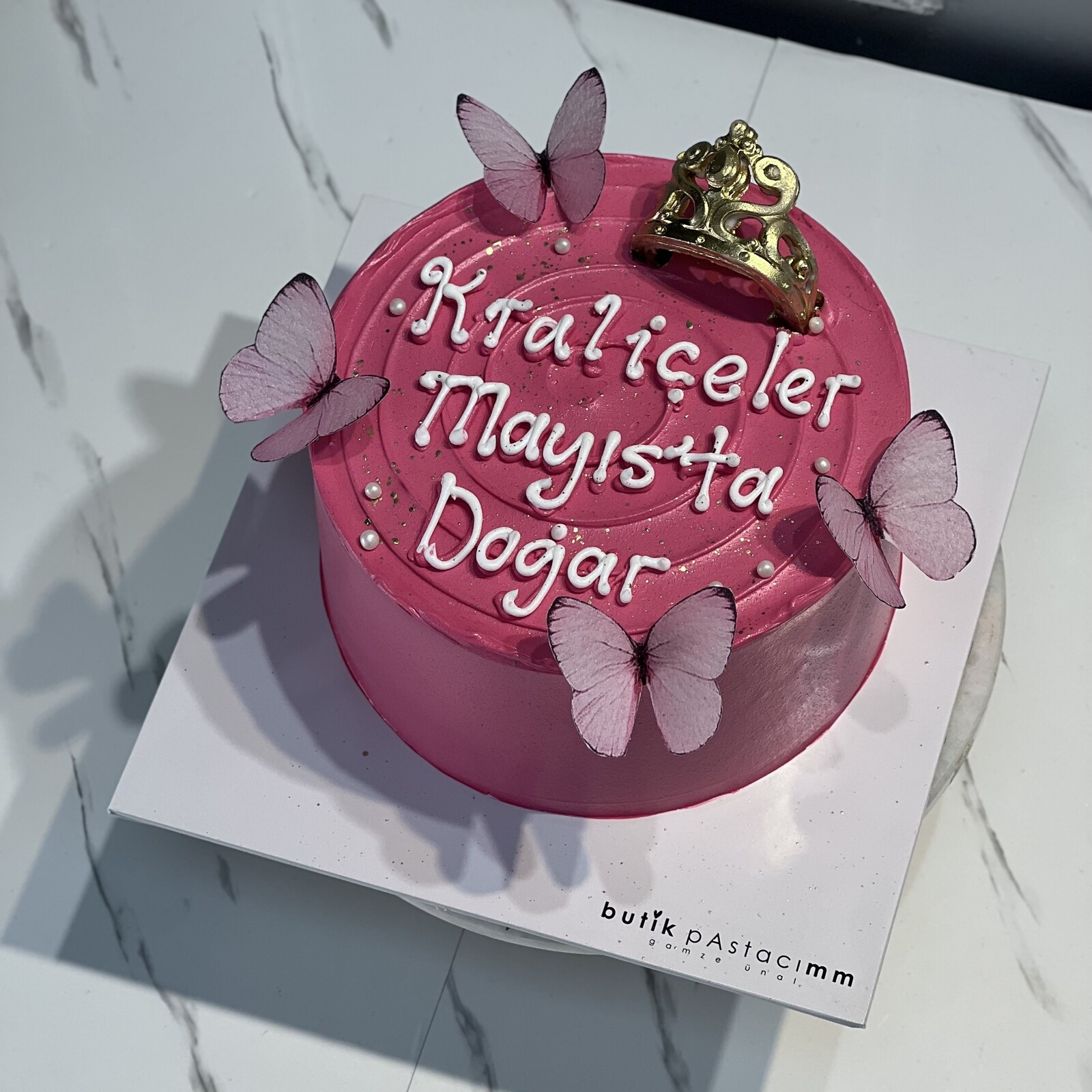 Kraliçe Konseptli Yazılı Pasta