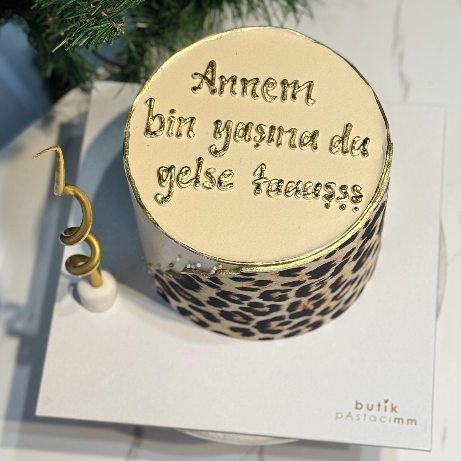 Leopar Dizaynlı Yazılı Pasta