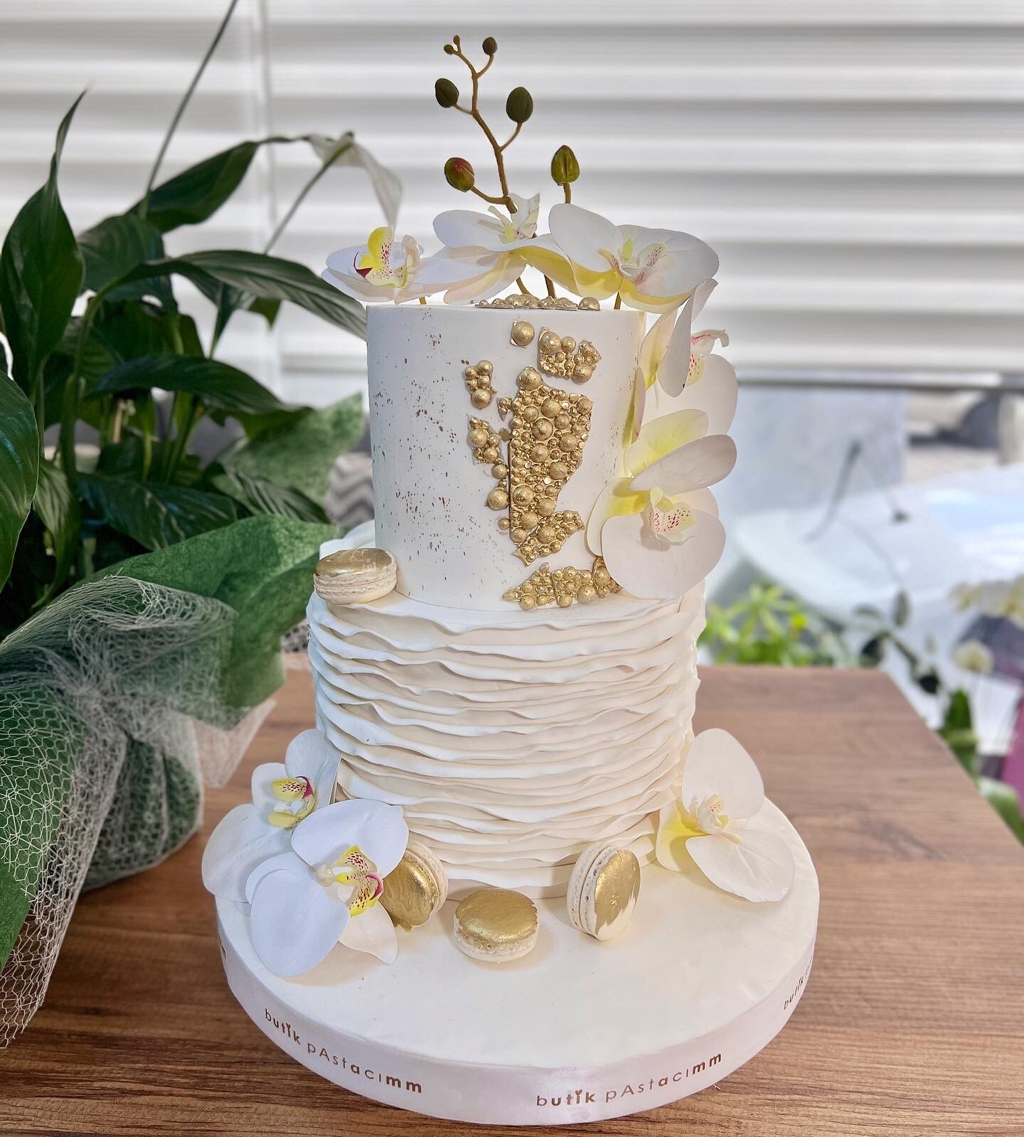 Makaronlu Çiçekli Nişan Pastası