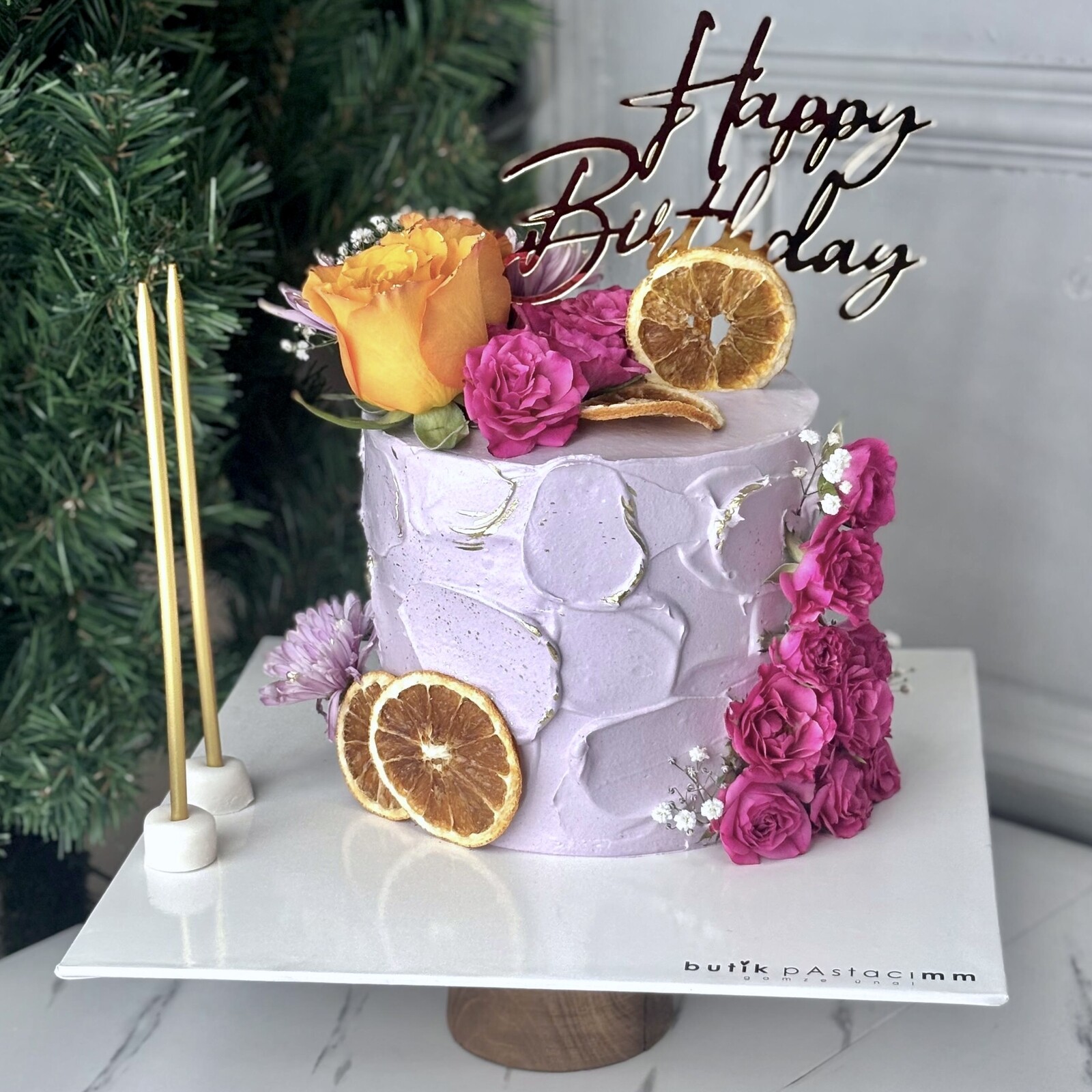 Özel Çiçekli Kremalı Tasarım Pasta