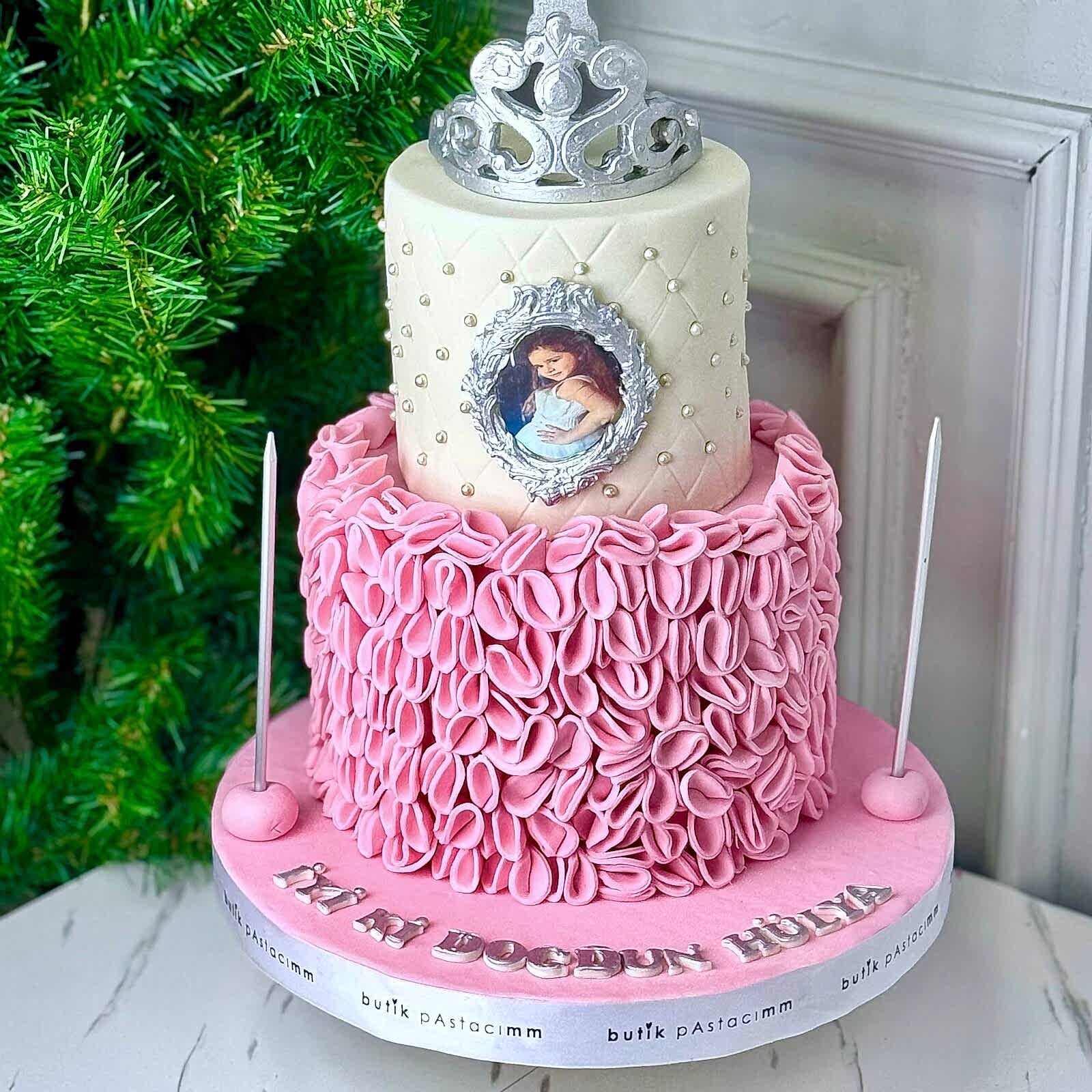 Prenses Temalı Çocuk Pastası