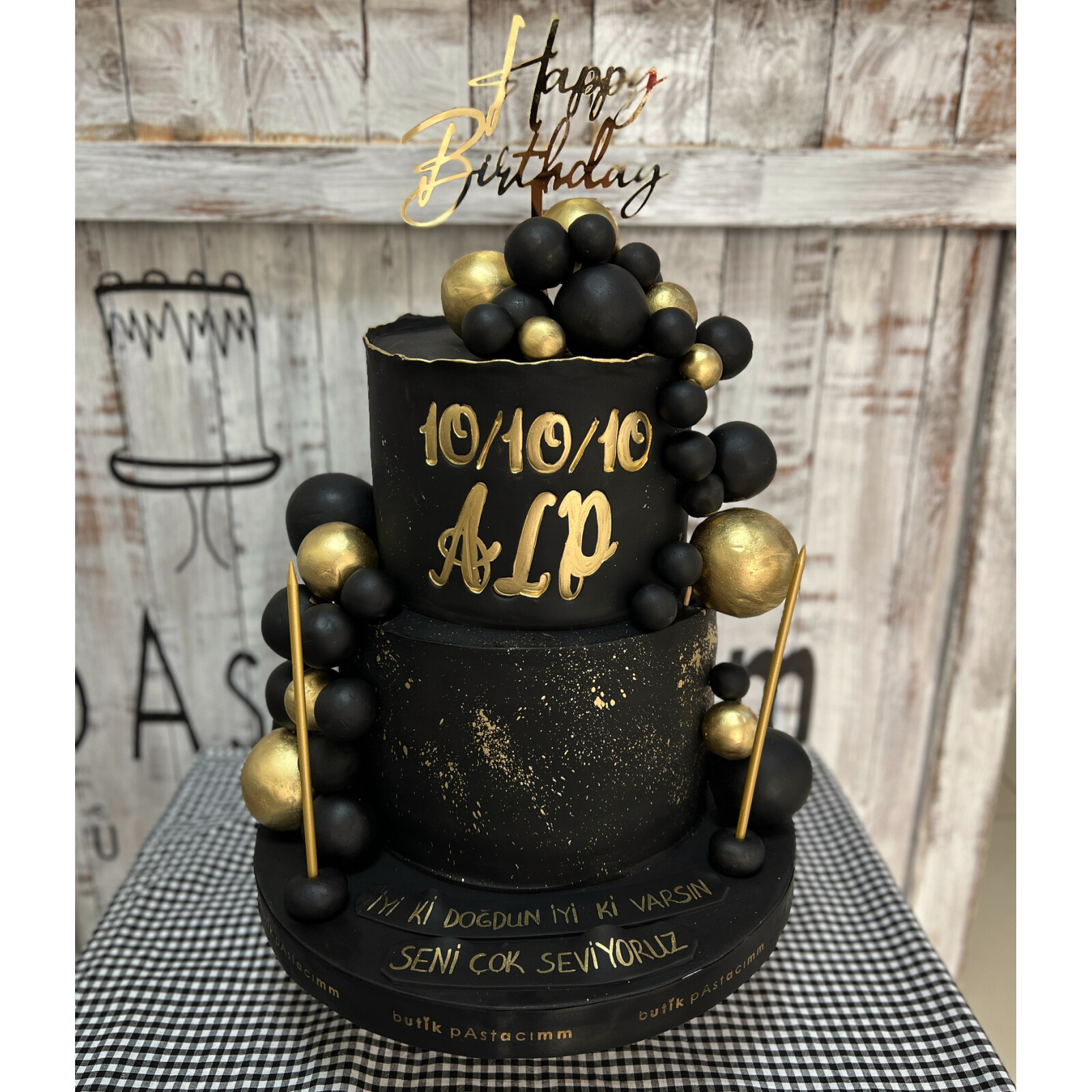 Şık ve Sade Tasarım Pasta