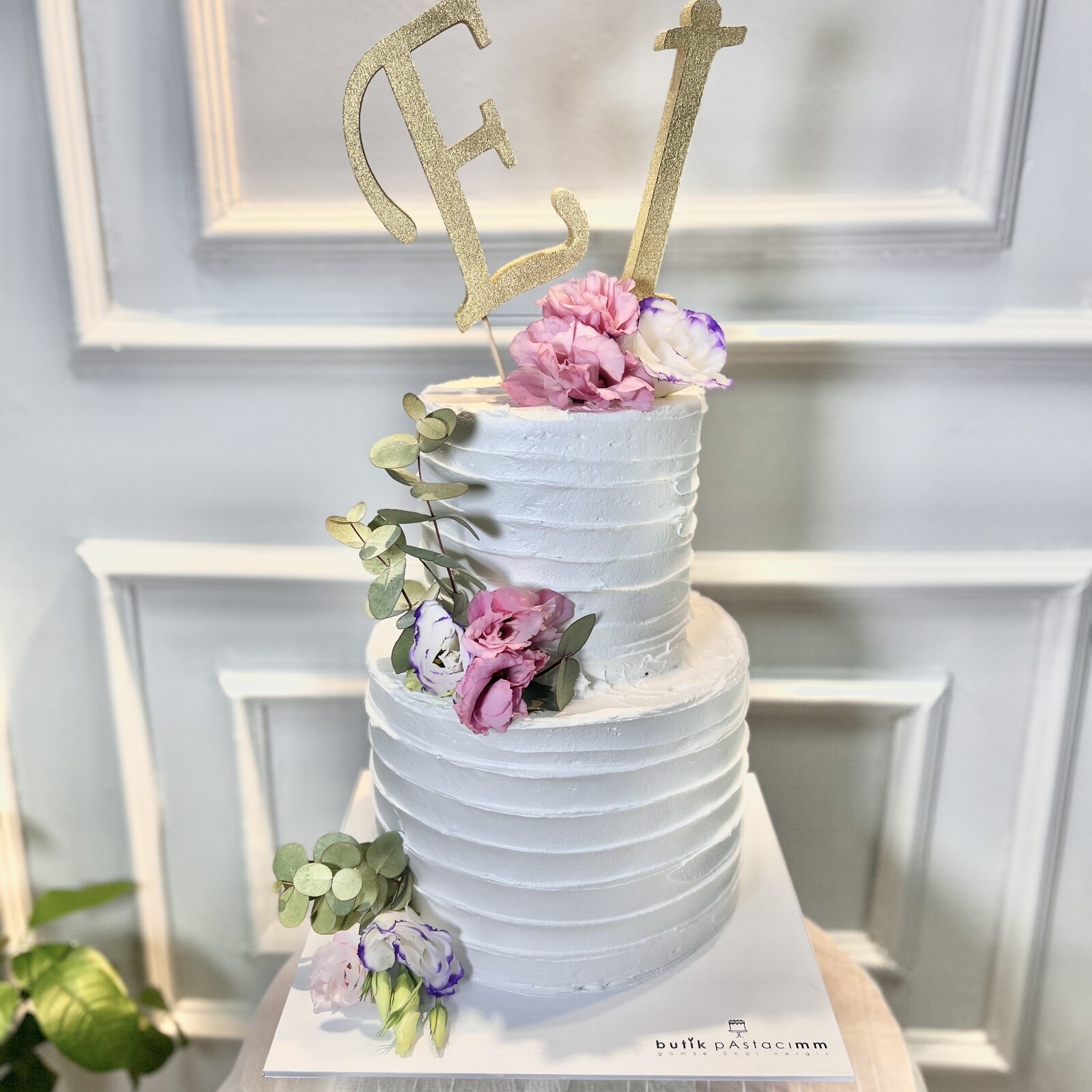 Soft Detaylı Nişan Pastası