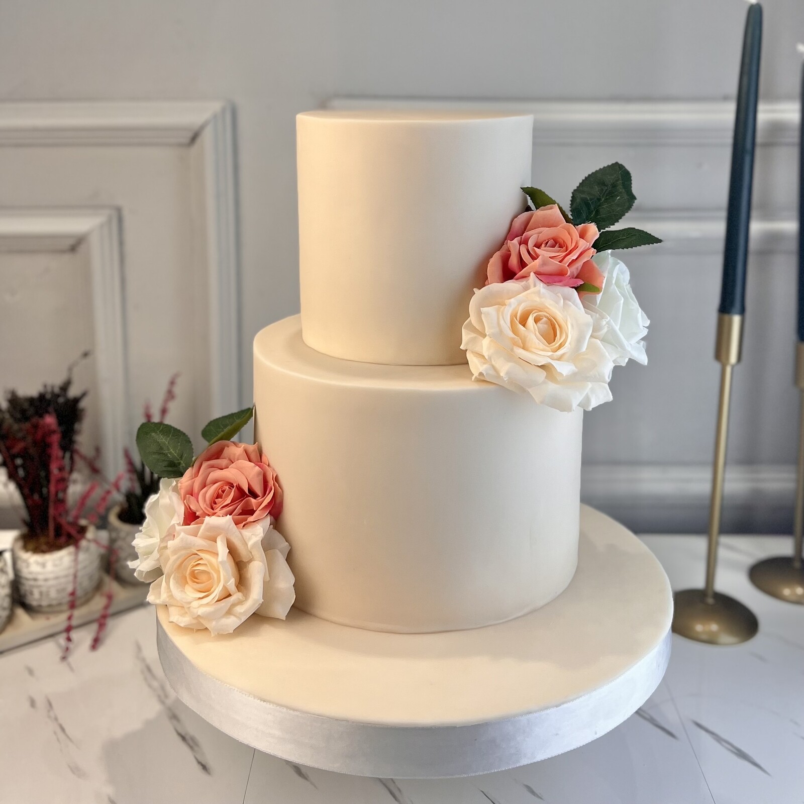 Somon Renkli Sade Nişan Pastası