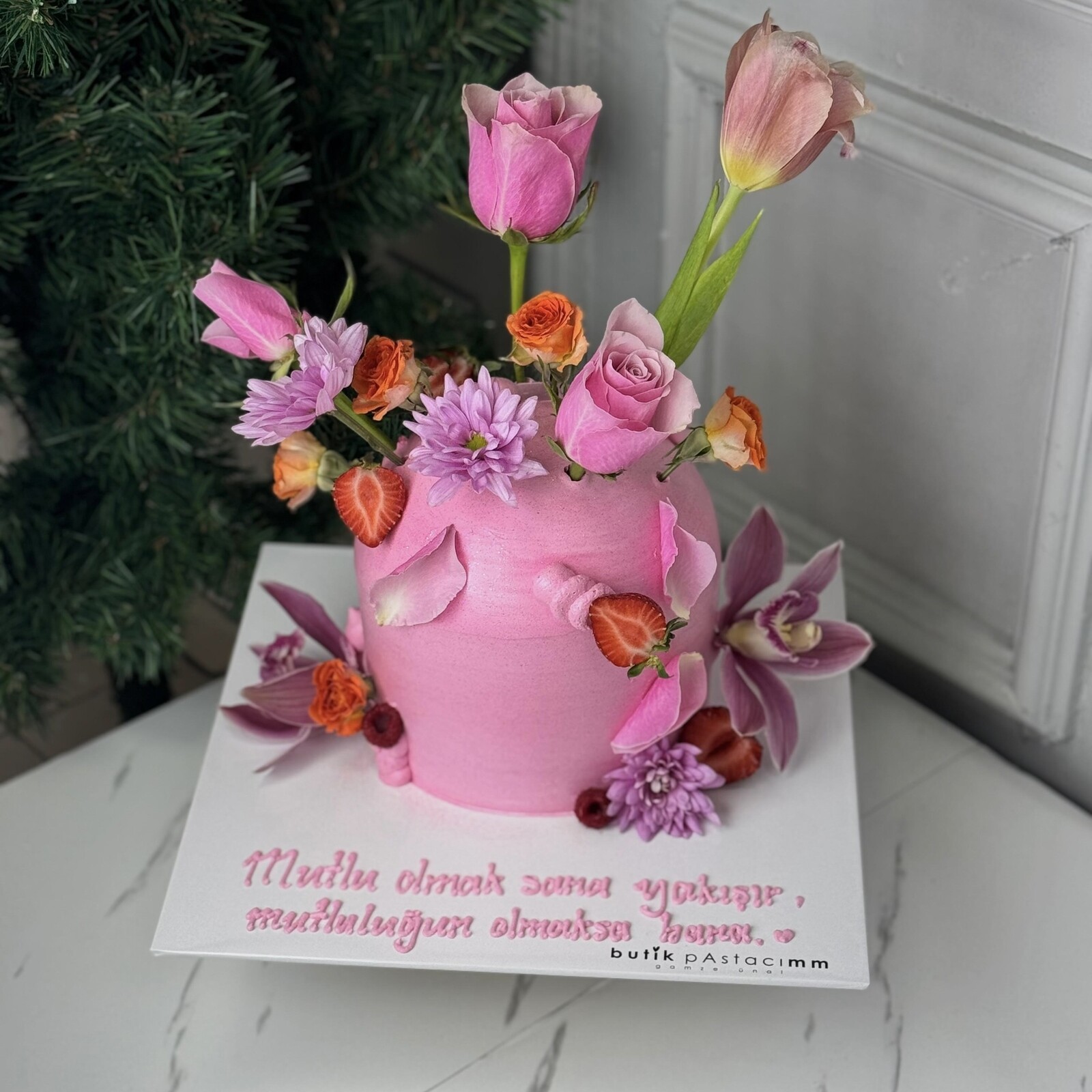 Trend Karışık Çiçekli Tasarım Pasta (Pembe)