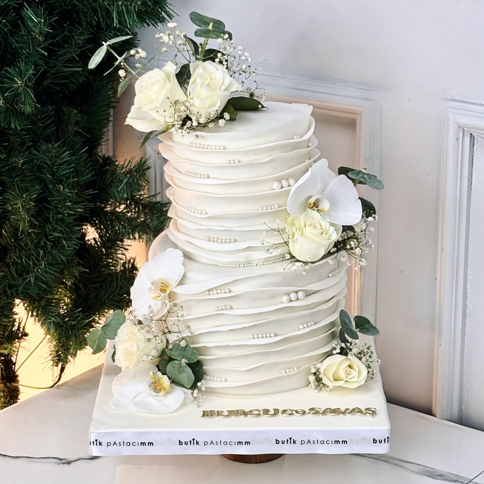 Zarif Çiçekli Nişan Pastası (Engagement Cake)