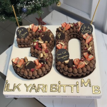 30 Yaş Rakamlı Çikolatalı Pasta