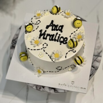 Arı Detaylı Yazılı Pasta