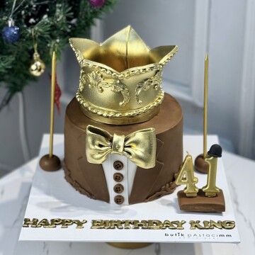 Birthday King Taçlı Kahverengi Pasta