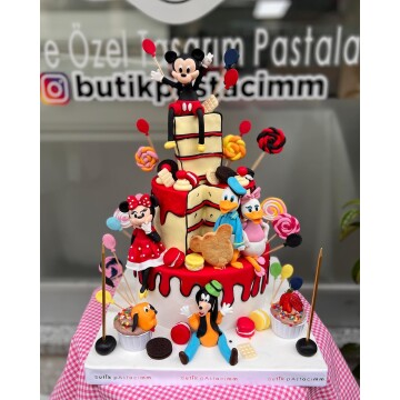 Çizgi Film Kahramanlı Çocuk Pastası