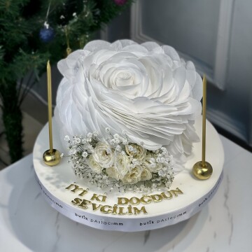 Gül Dizaynlı Özel Tasarım Pasta