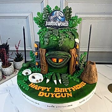 Jurassic World Dinazorlu Pasta