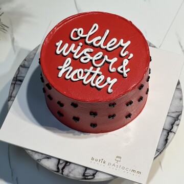 Kırmızı Kalpli Yazılı Pasta