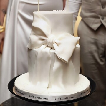 Kurdele Detaylı Nişan Pastası