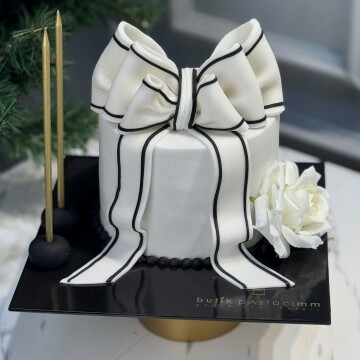 Kurdele Detaylı Pinterest Pastası