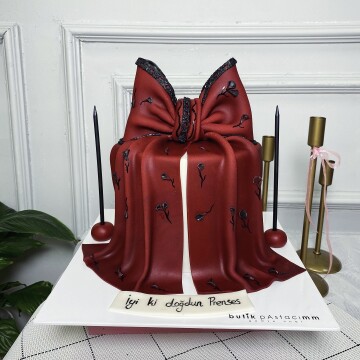 Kurdele Tasarım Pasta