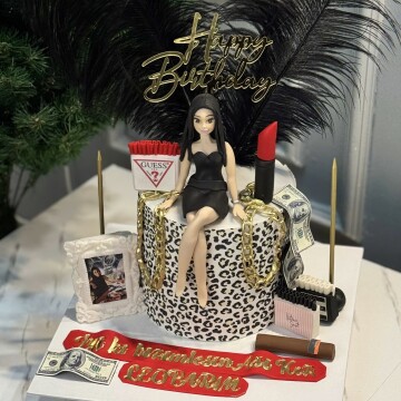 Leopar Dizaynlı Figürlü Pasta