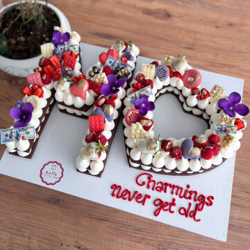 M Harf ve Kalp Kurabiye Pasta