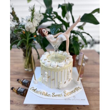 Özel Dizaynlı  Kişiye Özel Figürlü Pasta