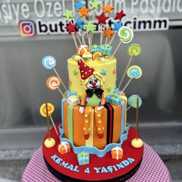 Palyaço Tasarımlı Renkli Pasta