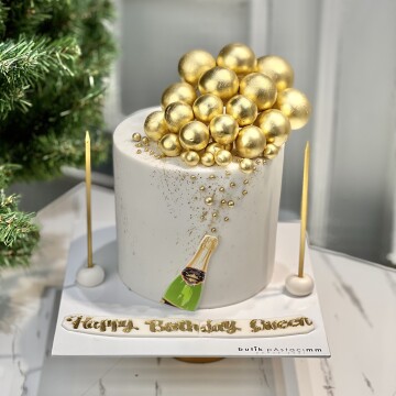 Patlayan Şişe Temalı Şeker Hamurlu Pasta