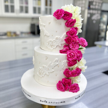 Pembe Çiçekli Tasarım Pasta