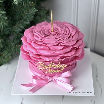 Pembe Gül Şeker Hamurlu Pasta