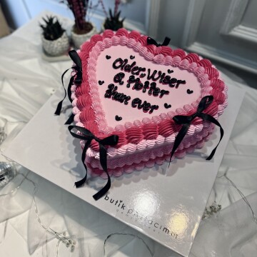 Pembe Siyah Kremalı Retro Pasta