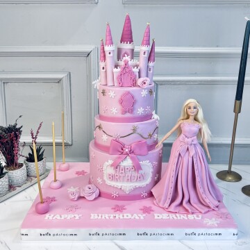 Prenses Şatolu Barbie Pasta