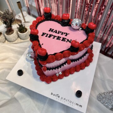 Retro Dizayn Kalpli Pasta