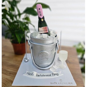 Şişe Temalı Bekarlığa Veda Pastası