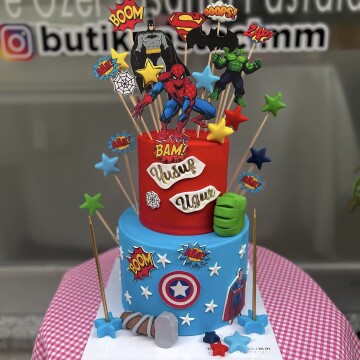 Süper Kahramanlar Pastası