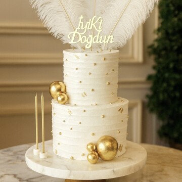 Tüy Detaylı Özel Tasarım Pasta (Kızılcık Şerbeti Nursemanın Pastası)