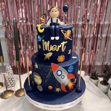 Uzay Temalı Çocuk Pastası