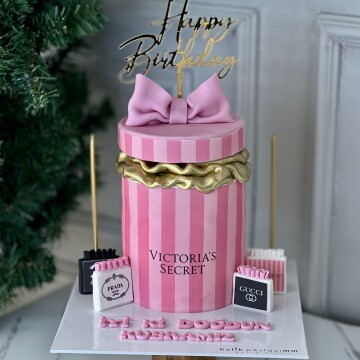 Victoria Secret Tasarımlı Pasta 2