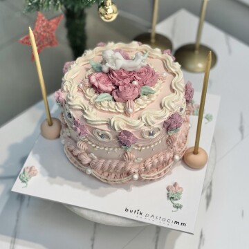 Vintage Melek Detaylı Pasta