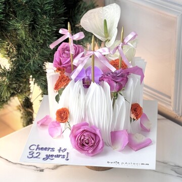 Wafer Paper Renkli Çiçekli Pasta