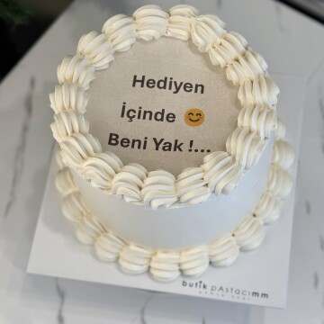 Yanan Pasta (İçinden komik figür çıkan pasta)