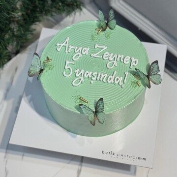 Yeşil Renkli Düz Renk Kremalı Kelebekli Yazılı Pasta